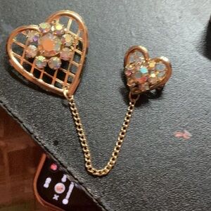 2 hearts Aurora brooch